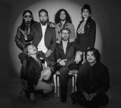 Entre la poesía latinoamericana, la improvisación y la construcción de un imaginario propio, la agrupación chilena se prepara para uno de los conciertos más importantes de su trayectoria en Club Subterráneo.